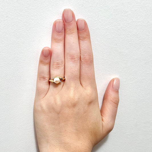 14 Karat White Gold Diamond & Pearl Solitaire Ring - WeilJewelry