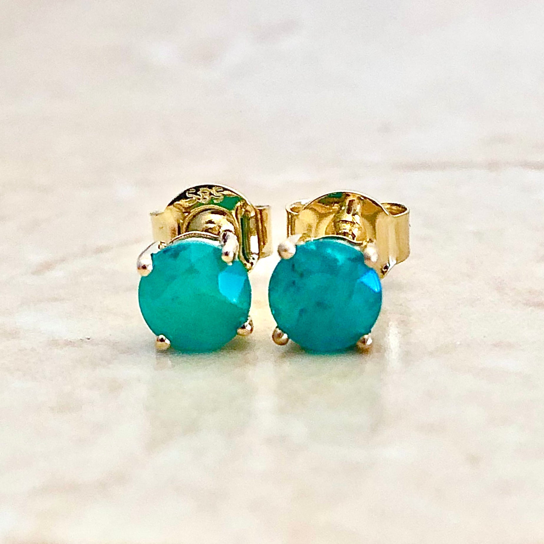 Newest 14 karat solid gold and genuine emerald stud earrings