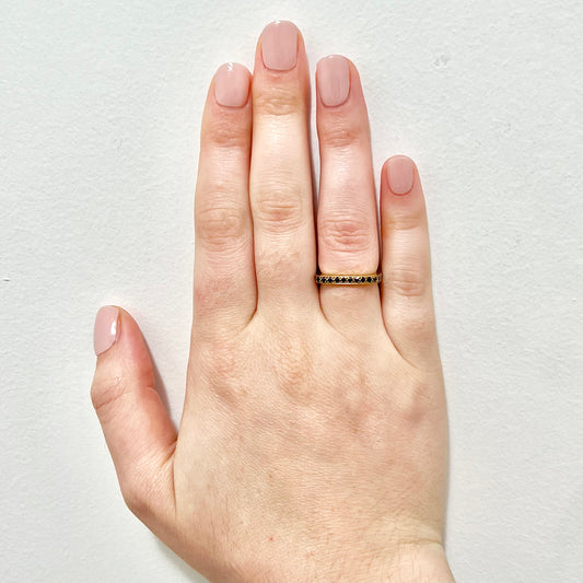 Rare Vintage 1960’s 18 Karat Yellow Gold Natural Sapphire Band Ring - WeilJewelry