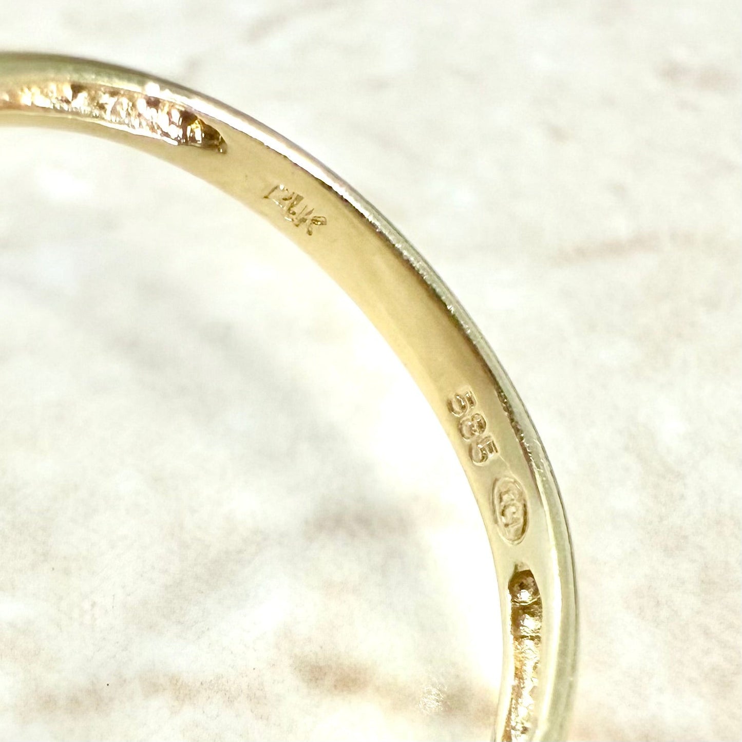 Fine Vintage 14 Karat Yellow Gold Diamond Star Ring - WeilJewelry