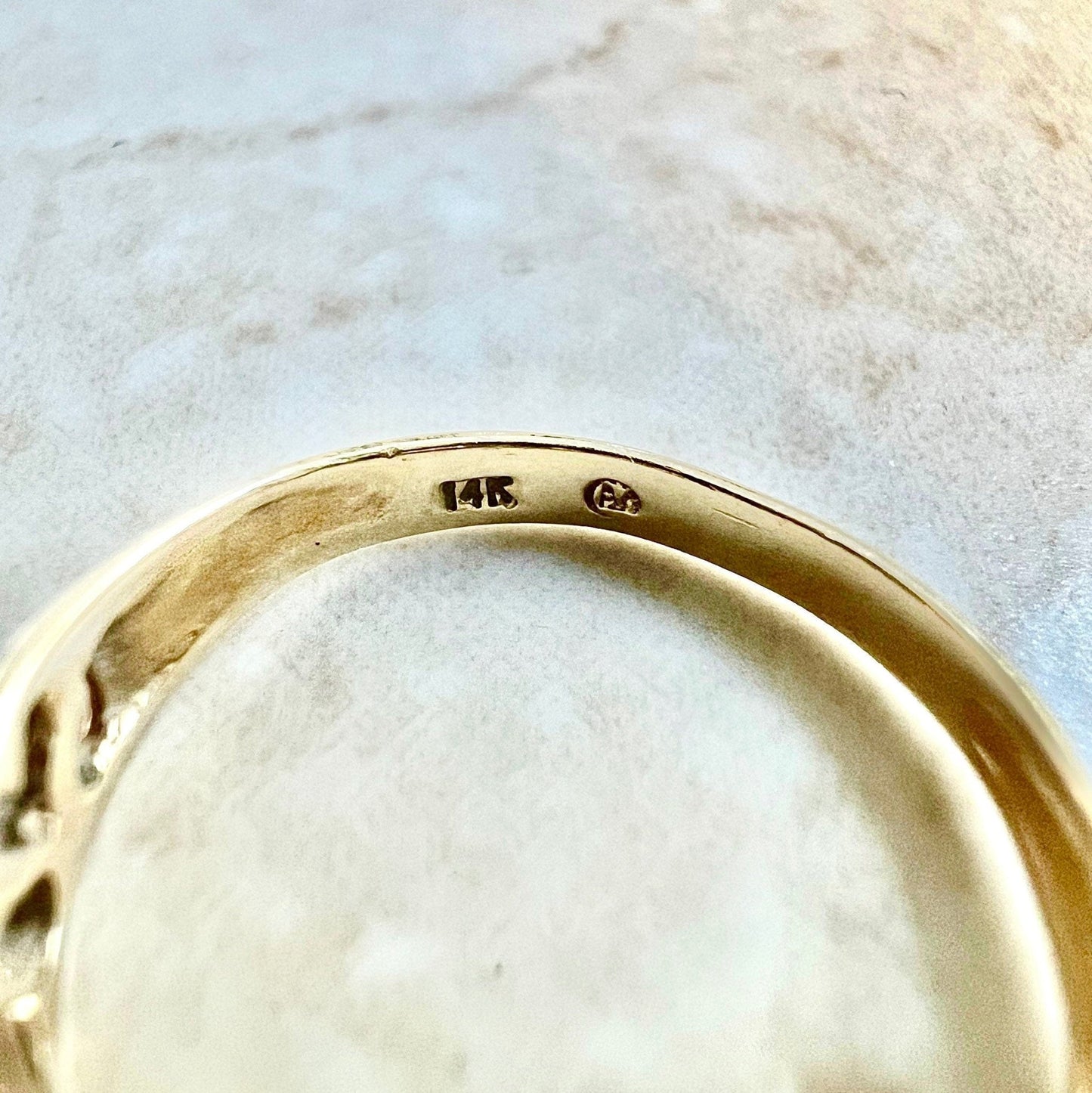 14 Karat Yellow Gold Diamond Heart Band Ring - WeilJewelry