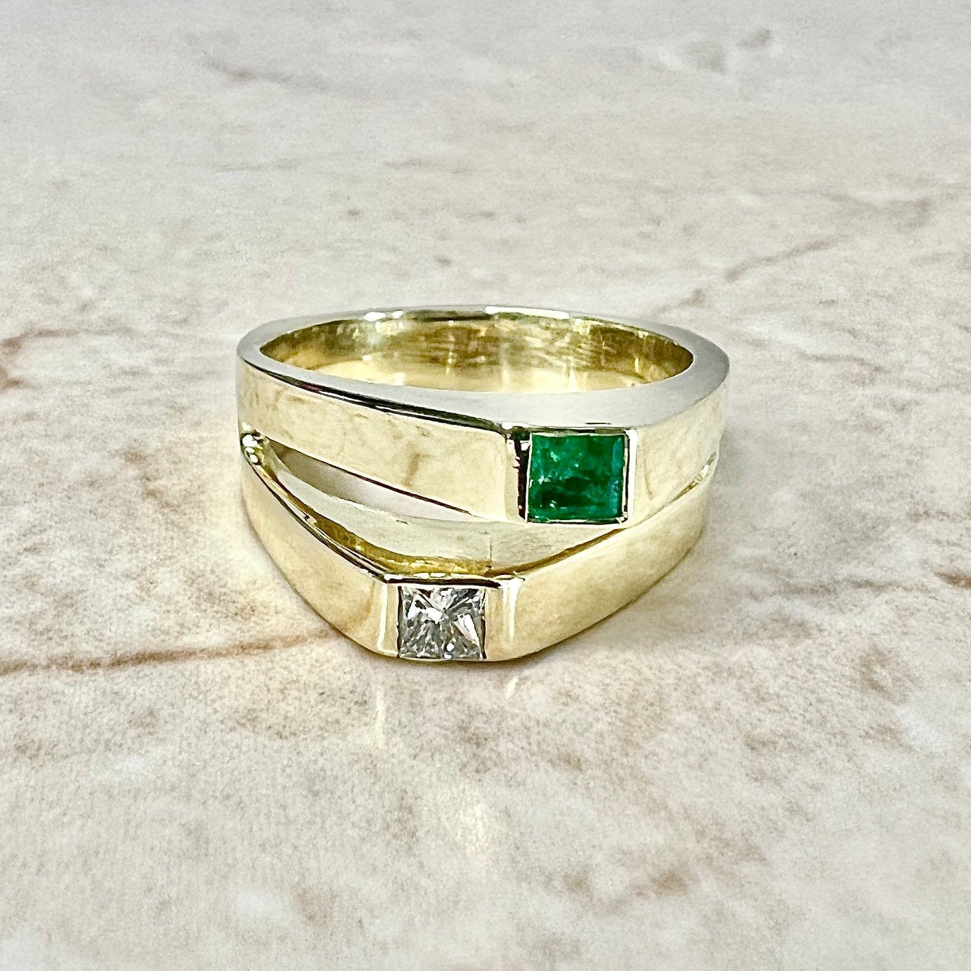 Vintage 18 Karat Yellow Gold Natural Emerald Diamond Toi Et Moi