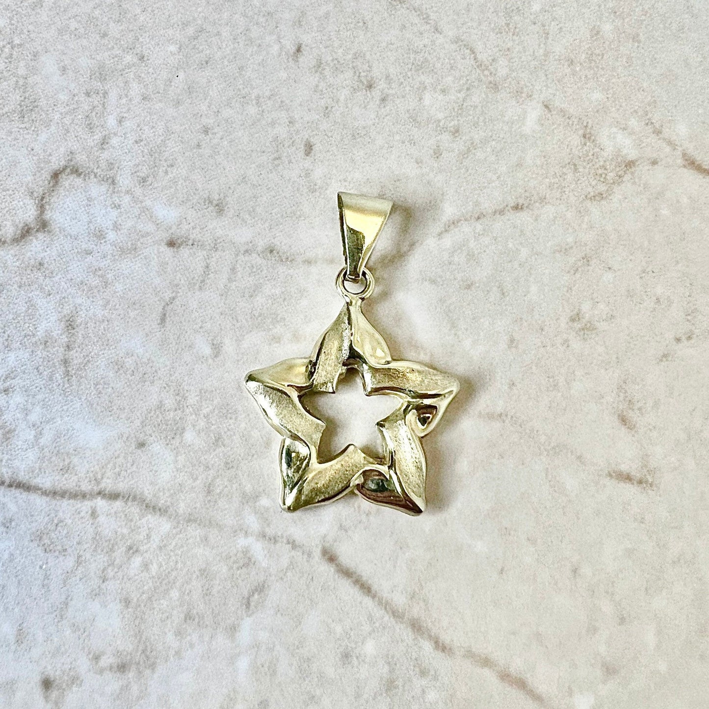 Vintage Handcrafted 18 Karat Yellow Gold Star Pendant - WeilJewelry
