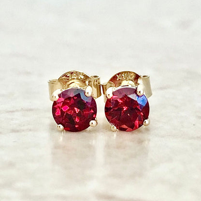 14 Karat Yellow Gold January Birthstone Natural Round Garnet Stud Earrings