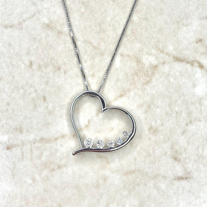 14 Karat White Gold Graduated Diamond Heart Pendant Necklace - WeilJewelry