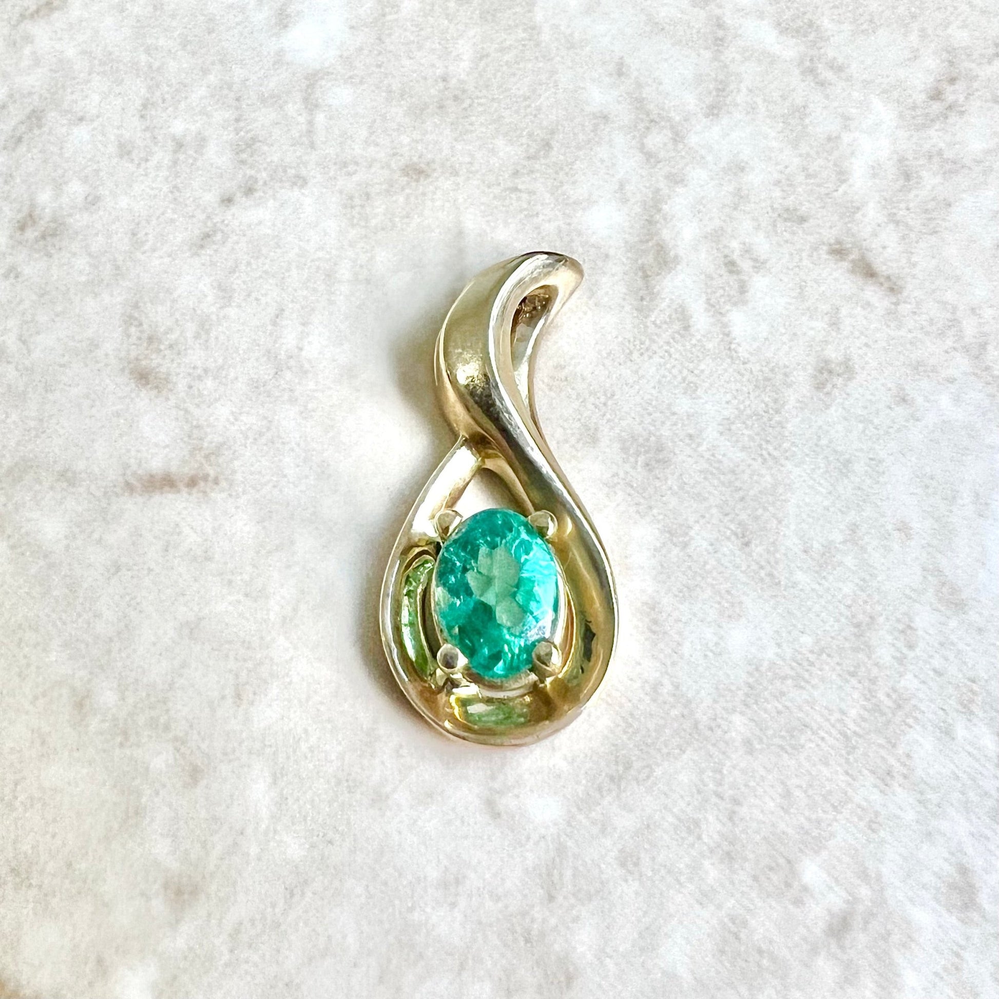 14 Karat Yellow Gold Blue Apatite Pendant - WeilJewelry