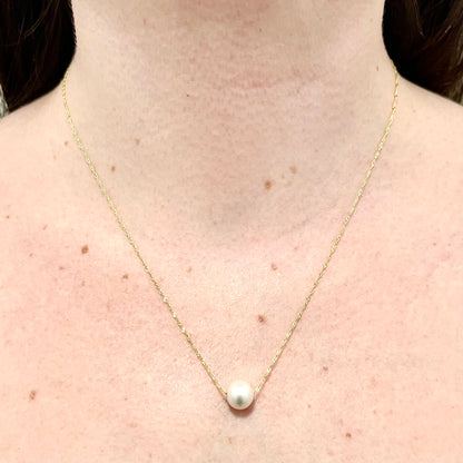 14 Karat Yellow Gold Single White Pearl Pendant Necklace