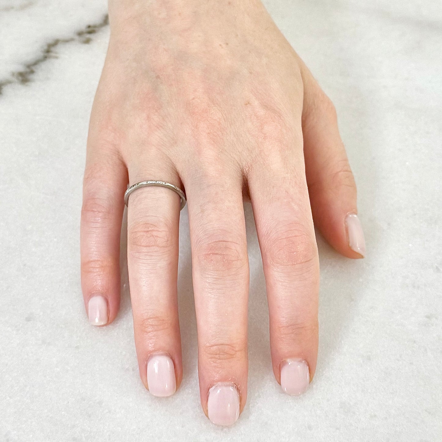 复古装饰艺术风格铂金结婚戒指，1.7毫米