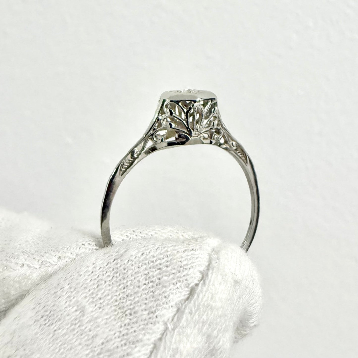 Antique Art Deco 18 Karat White Gold Diamond Solitaire Engagement Ring - WeilJewelry