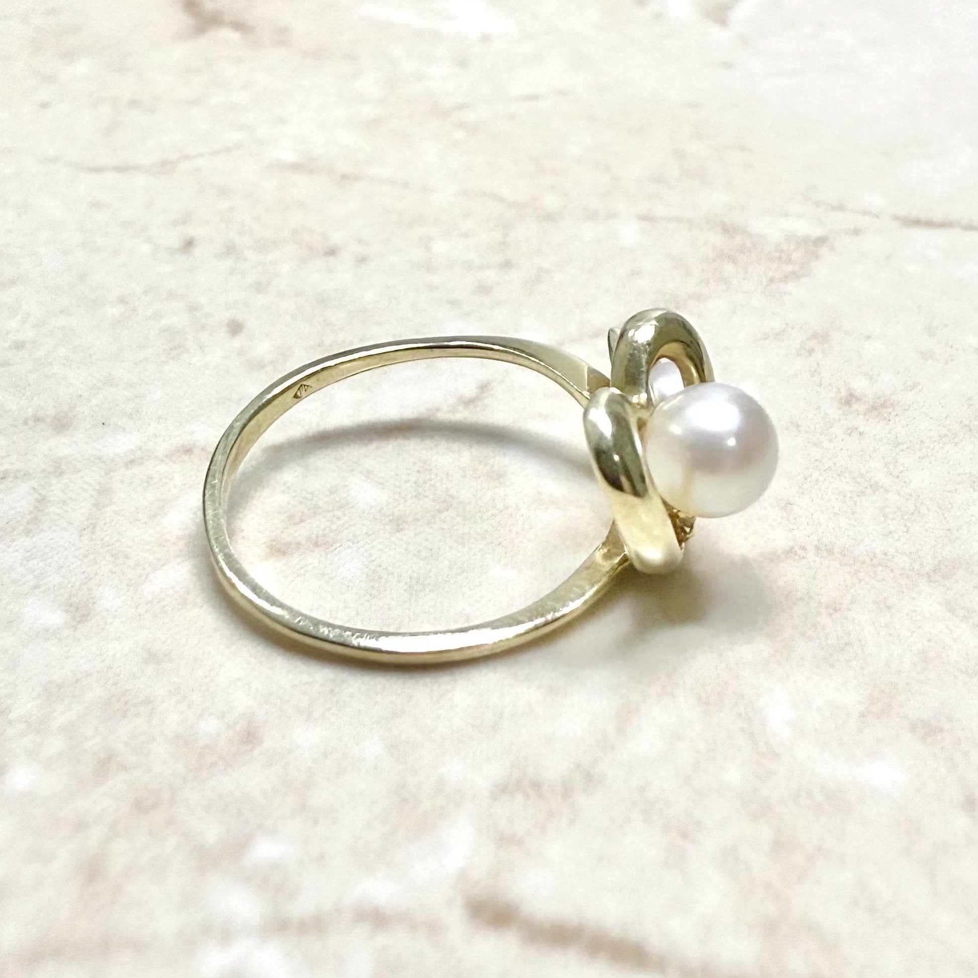 Solid 10 Karat Yellow Gold White Pearl Heart Ring - WeilJewelry