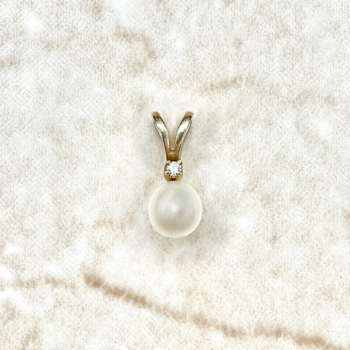 Vintage 10K Yellow Gold Pearl & Diamond Pendant & Stud Earrings Set - WeilJewelry