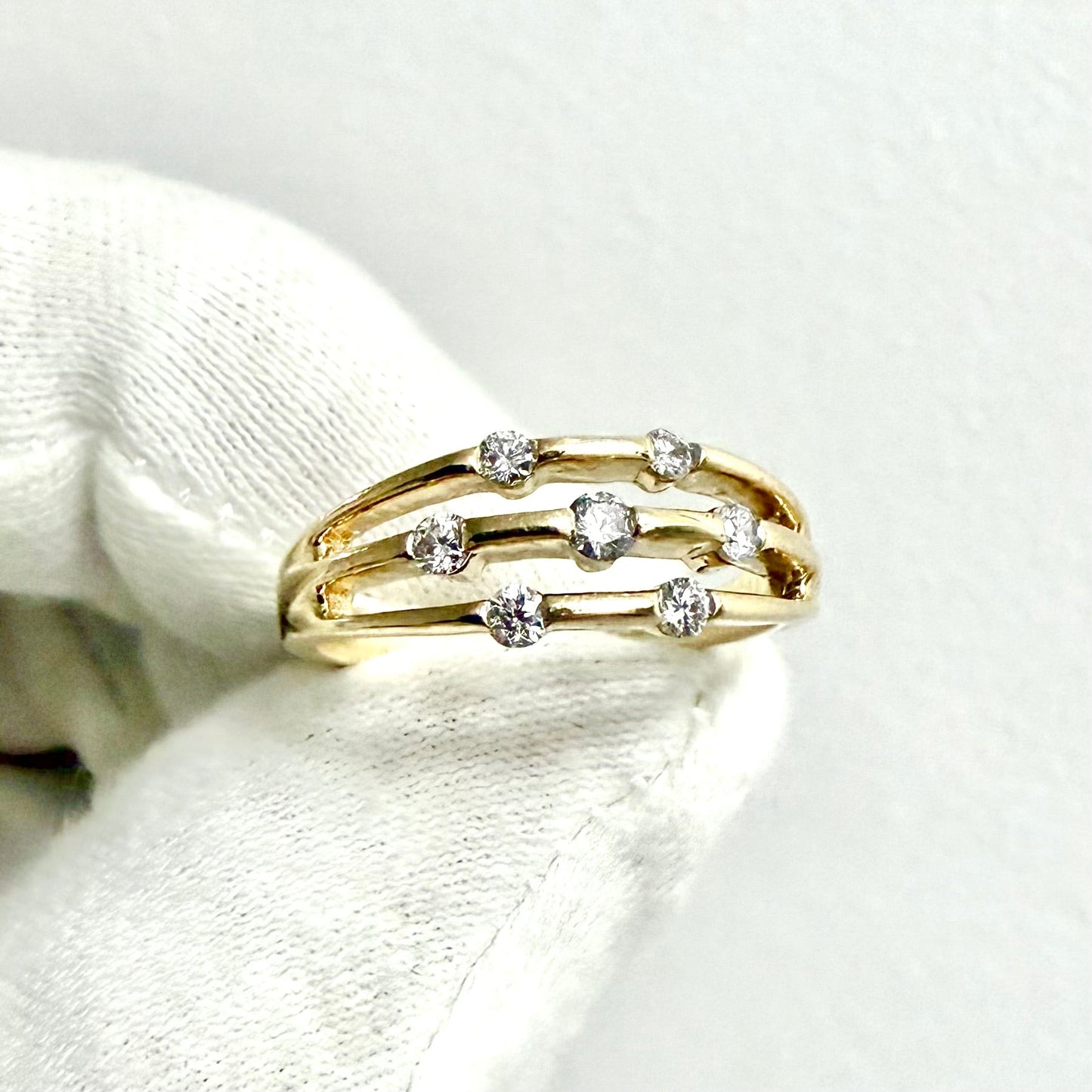 Vintage 14 Karat Yellow Gold Natural Diamond Band Ring - WeilJewelry