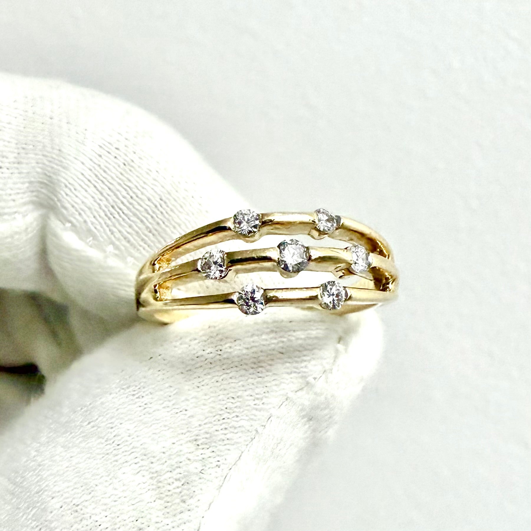 Vintage 14 Karat Yellow Gold Natural Diamond Band Ring - WeilJewelry