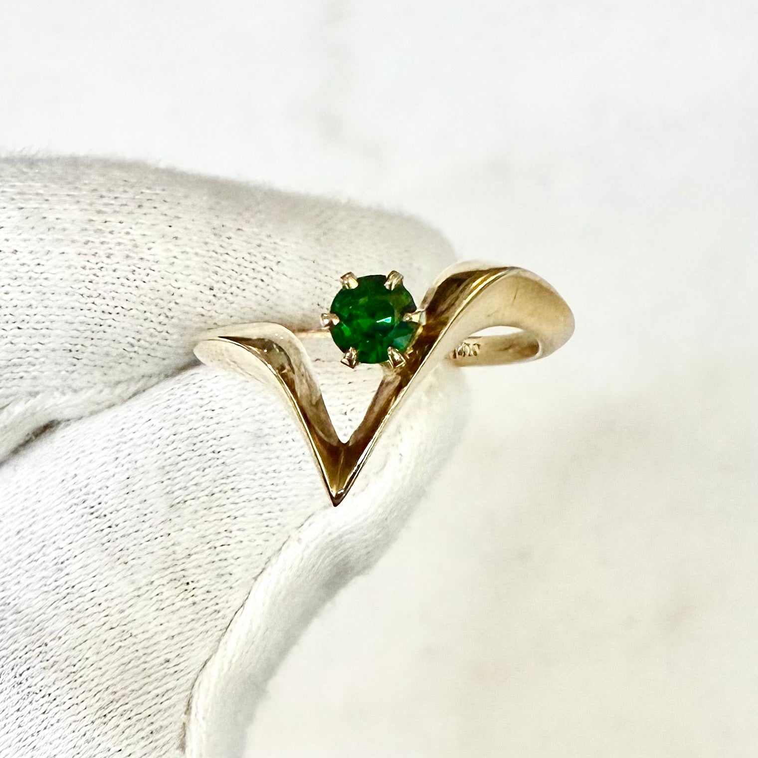 Vintage 14 Karat Yellow Gold Natural Tsavorite Garnet Solitaire Ring - WeilJewelry
