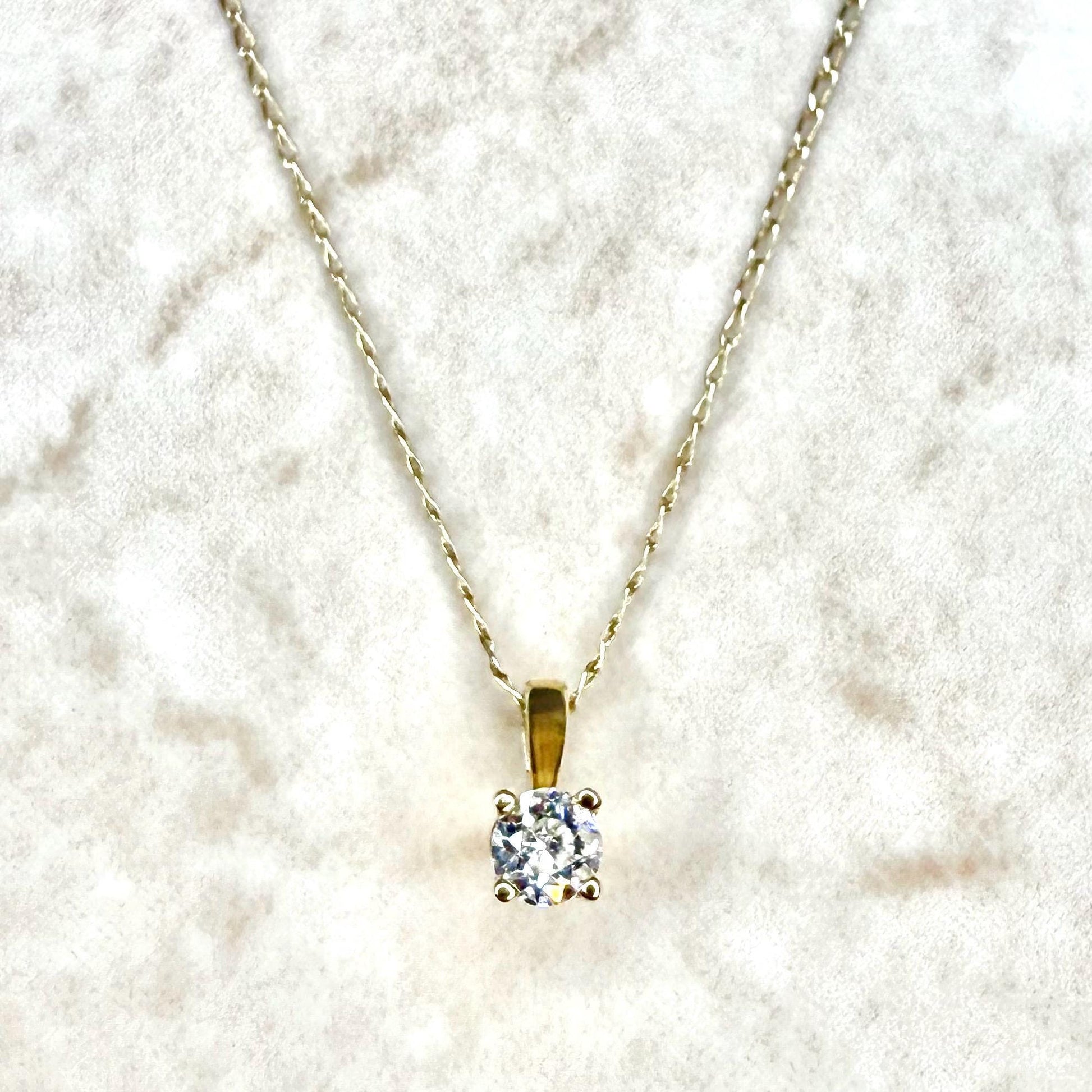 Vintage 14K Yellow Gold 0.17 Carat Natural Diamond Solitaire Pendant Necklace - WeilJewelry