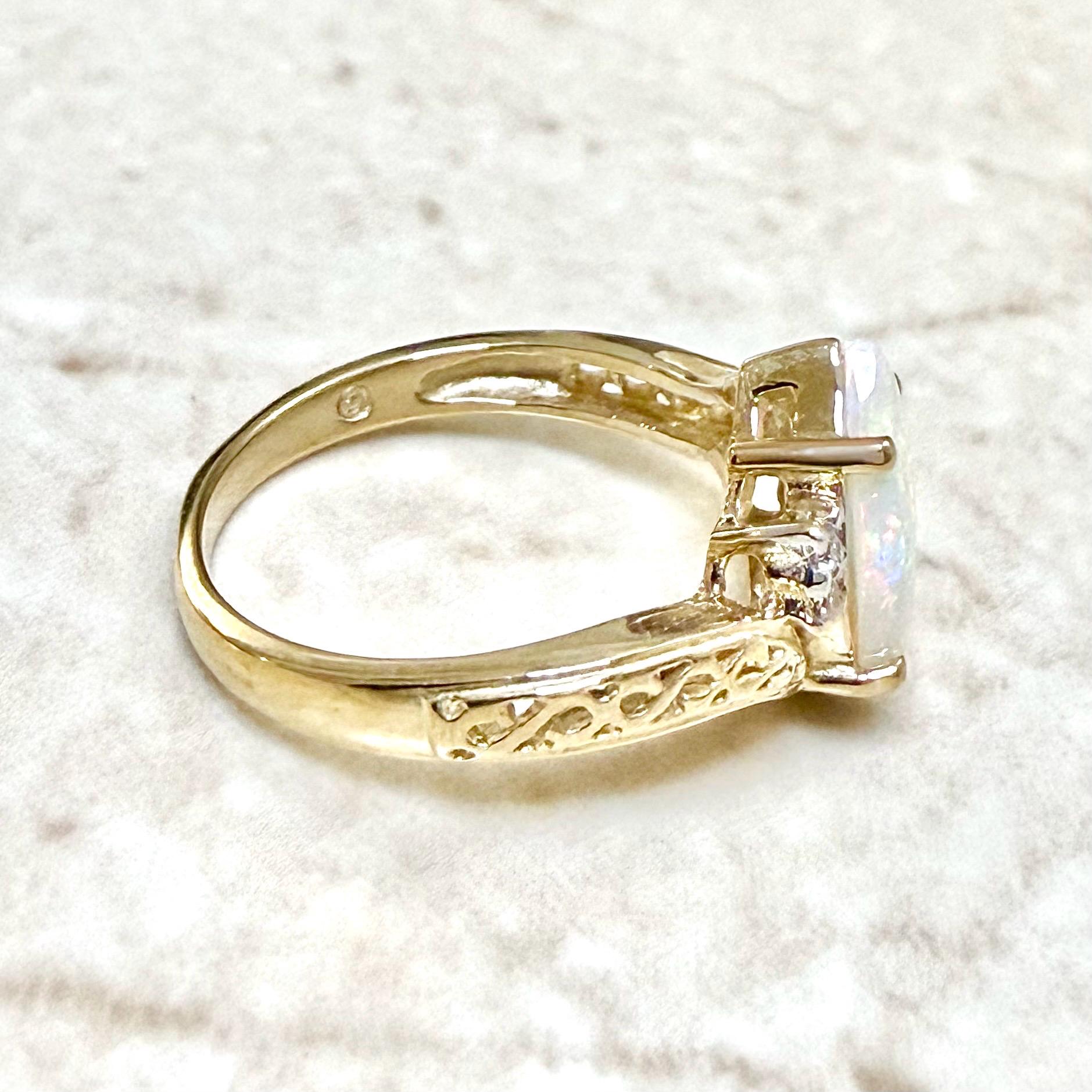 Vintage 14K Yellow Gold Natural Opal & Diamond Solitaire Ring - WeilJewelry