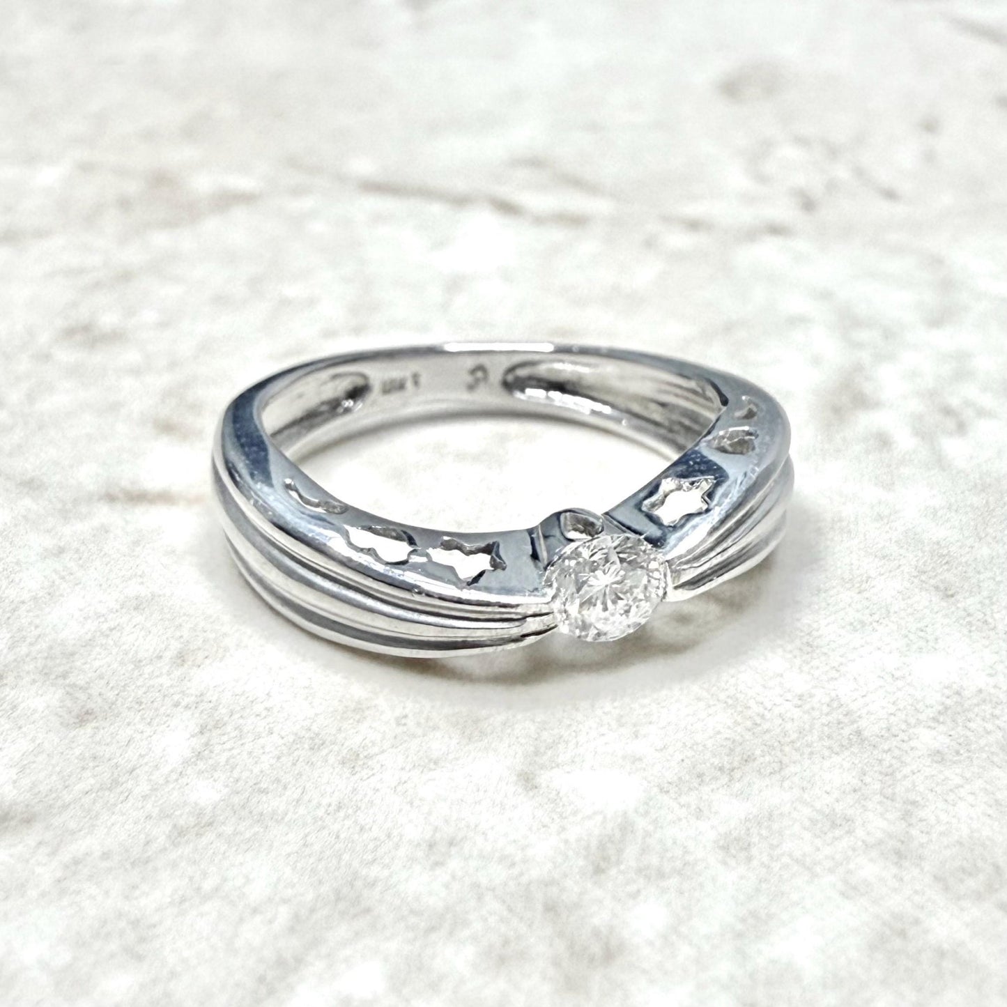 Vintage 18 Karat White Gold 0.15 Carat Natural Diamond Solitaire Ring - WeilJewelry