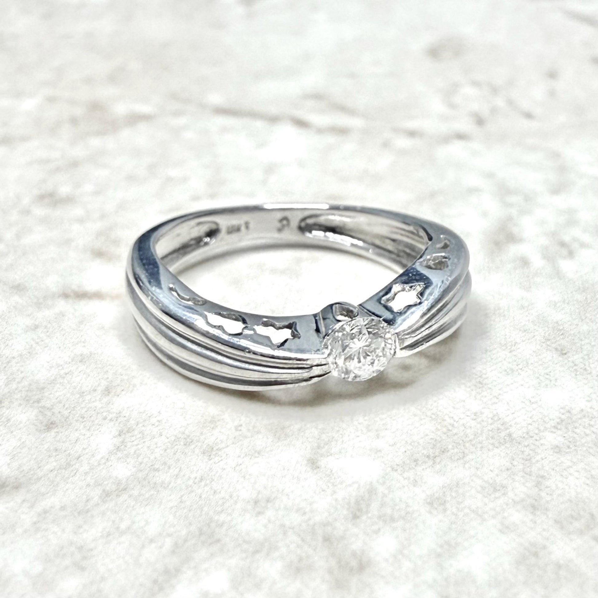 Vintage 18 Karat White Gold 0.15 Carat Natural Diamond Solitaire Ring - WeilJewelry