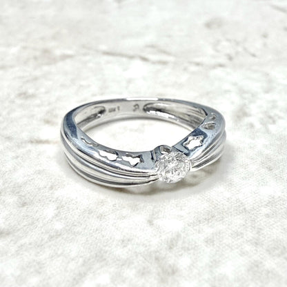 Vintage 18 Karat White Gold 0.15 Carat Natural Diamond Solitaire Ring - WeilJewelry