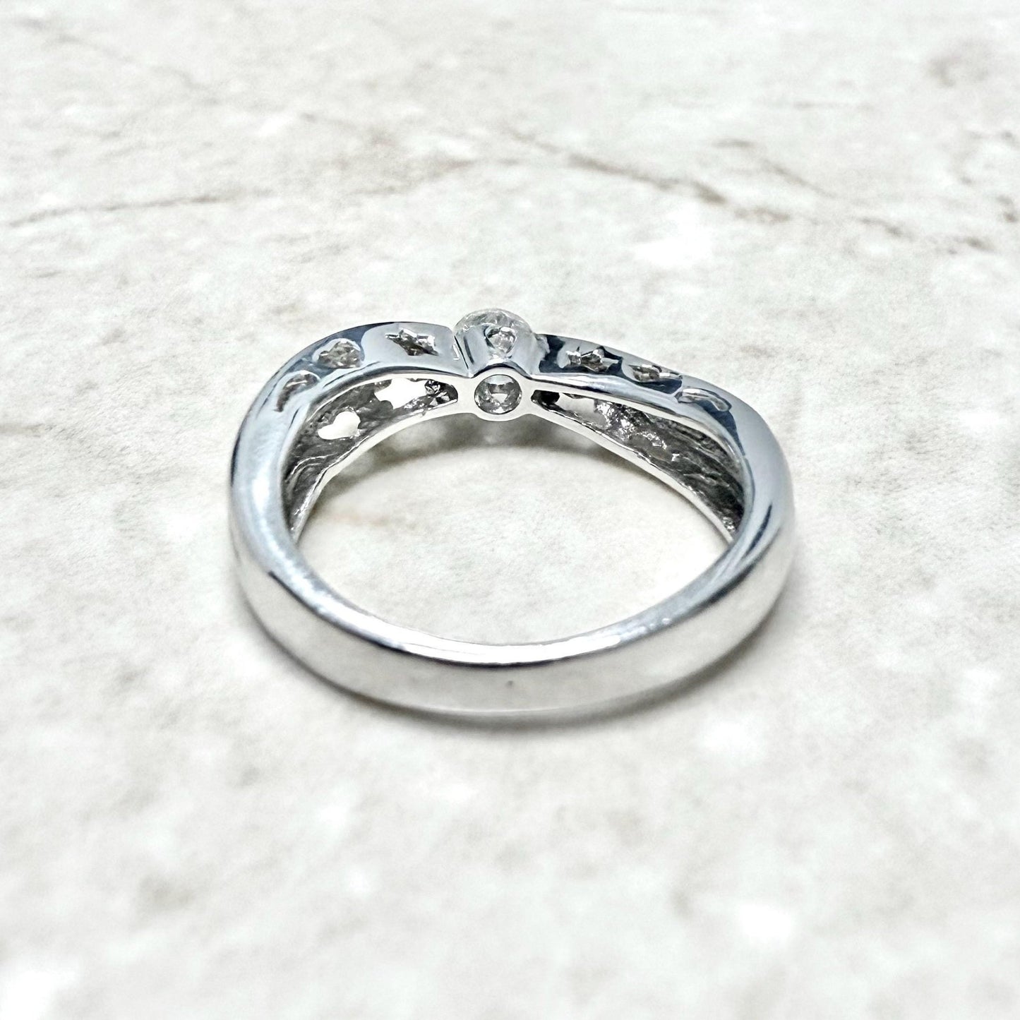 Vintage 18 Karat White Gold 0.15 Carat Natural Diamond Solitaire Ring - WeilJewelry