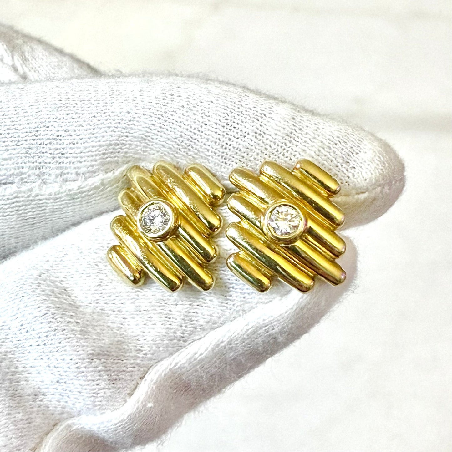 Vintage 18 Karat Yellow Gold 0.20 Carat Diamond Stud Earrings - WeilJewelry