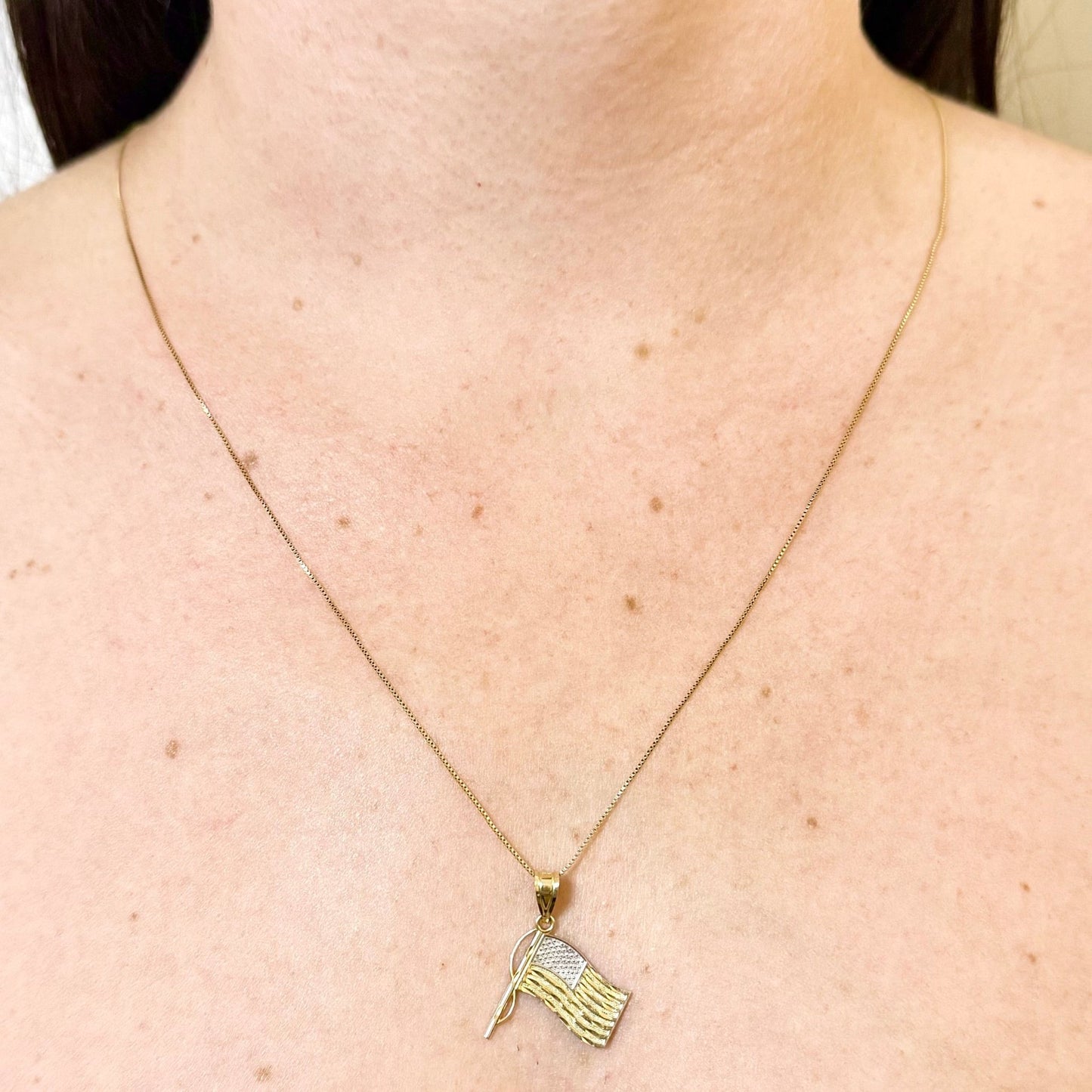 Vintage Solid 14K Gold American Flag Pendant Necklace - WeilJewelry
