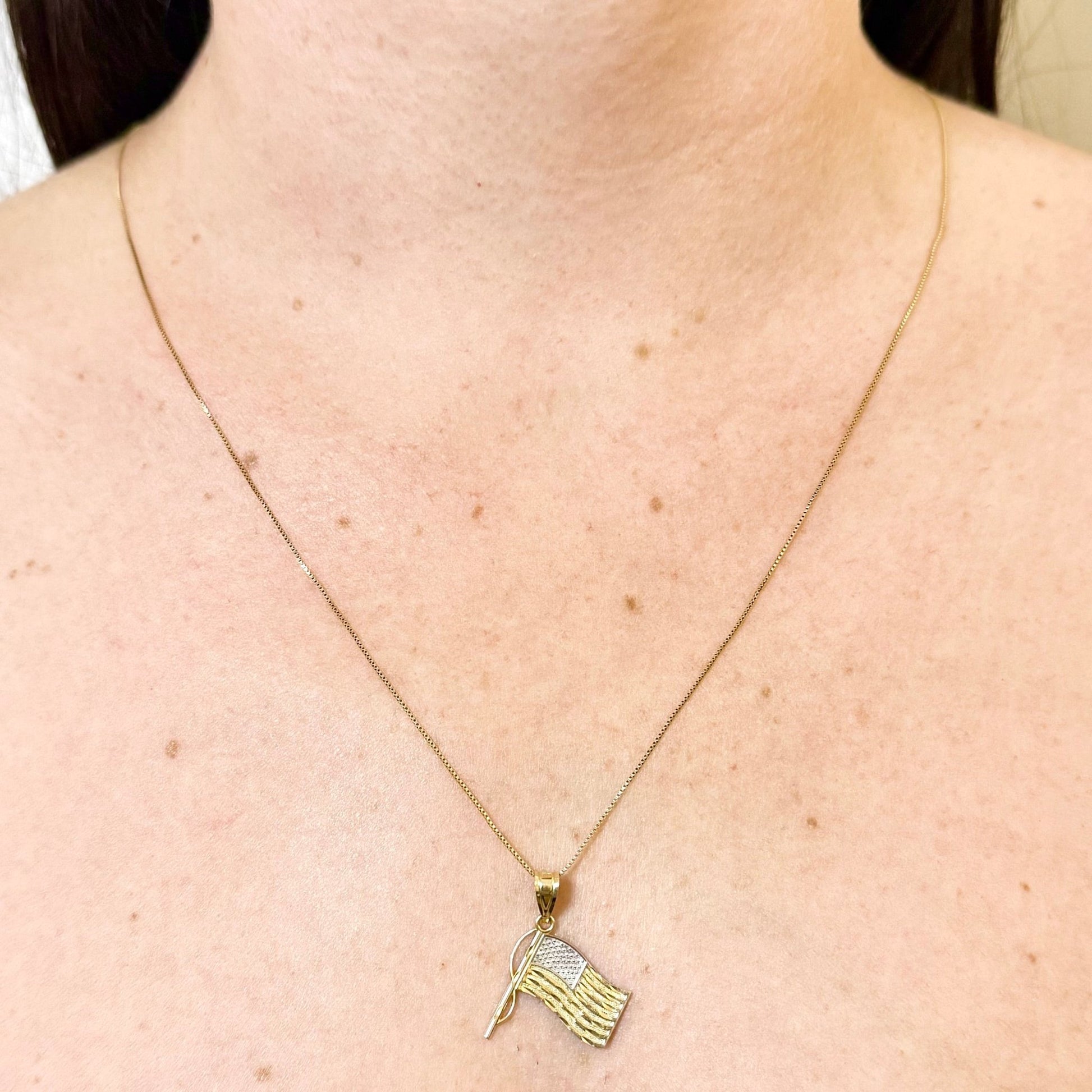 Vintage Solid 14K Gold American Flag Pendant Necklace - WeilJewelry