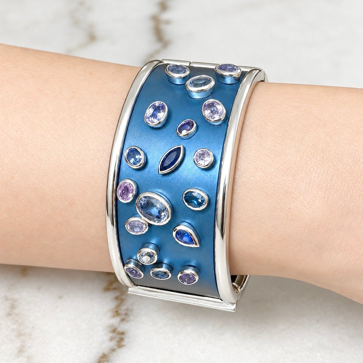 ZYDO Italy "Cielo Incantato" 18K Gold & Blue Titanium Sapphire Bangle Bracelet - WeilJewelry