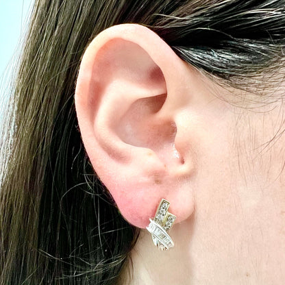 10 Karat Two-Tone Gold Crossover 0.30 Carat Diamond Huggie Hoop Earrings