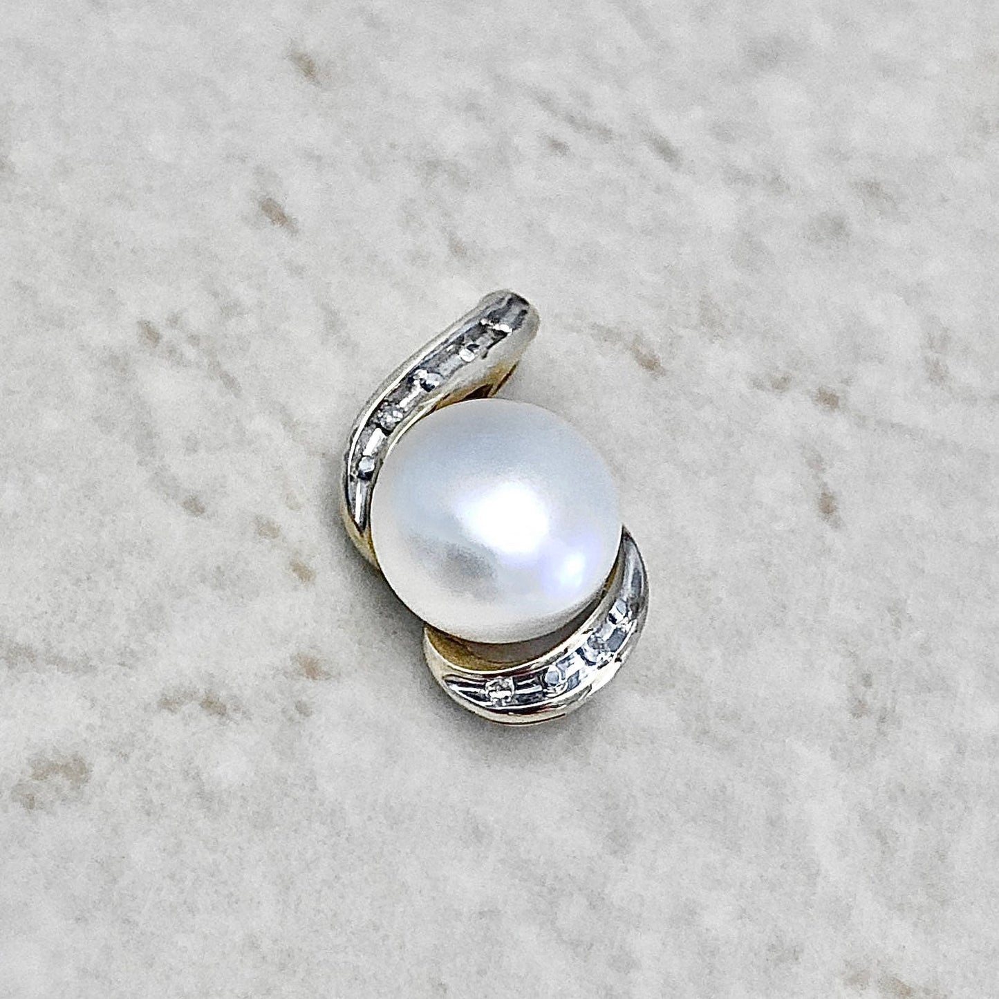 10K Yellow Gold Pearl & Diamond Pendant Necklace - Genuine Pearl Pendant - Diamond Pearl Necklace - April June Birthstone - Birthday Gift