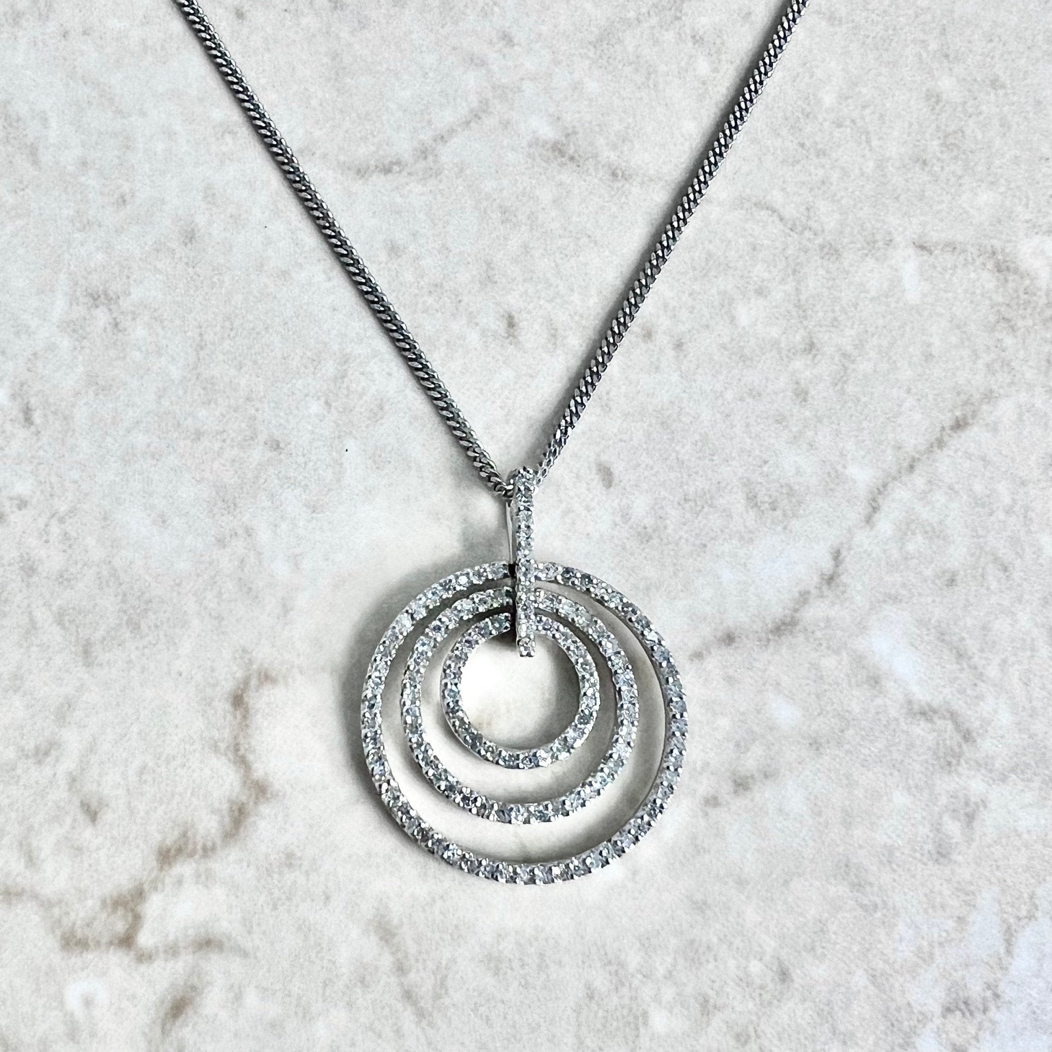 Pearl Twist Continuum Circle Pendant in Silver and Gilt Detail – Medium –  alicegowdesigns.com