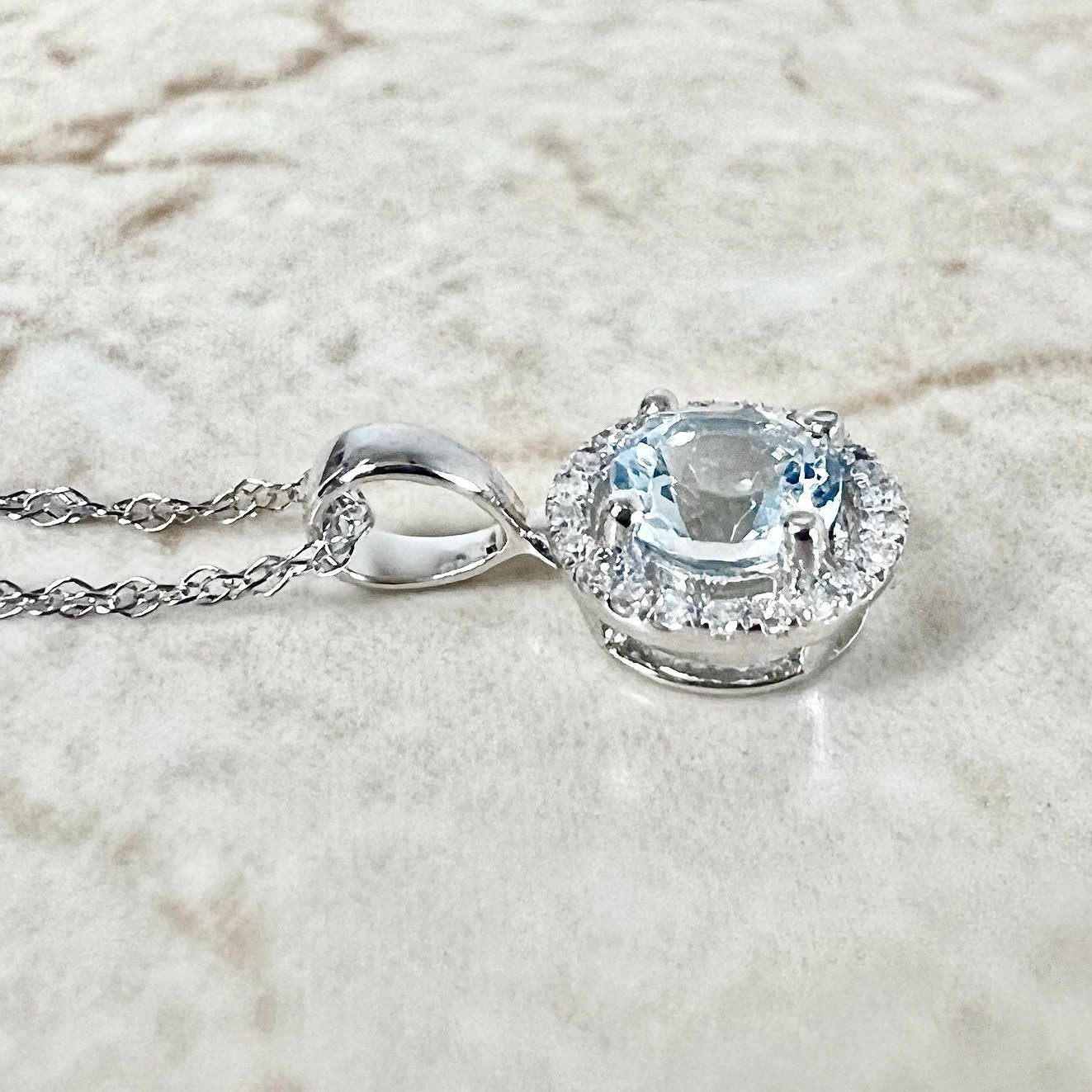 Aquamarine pendant necklace store white gold