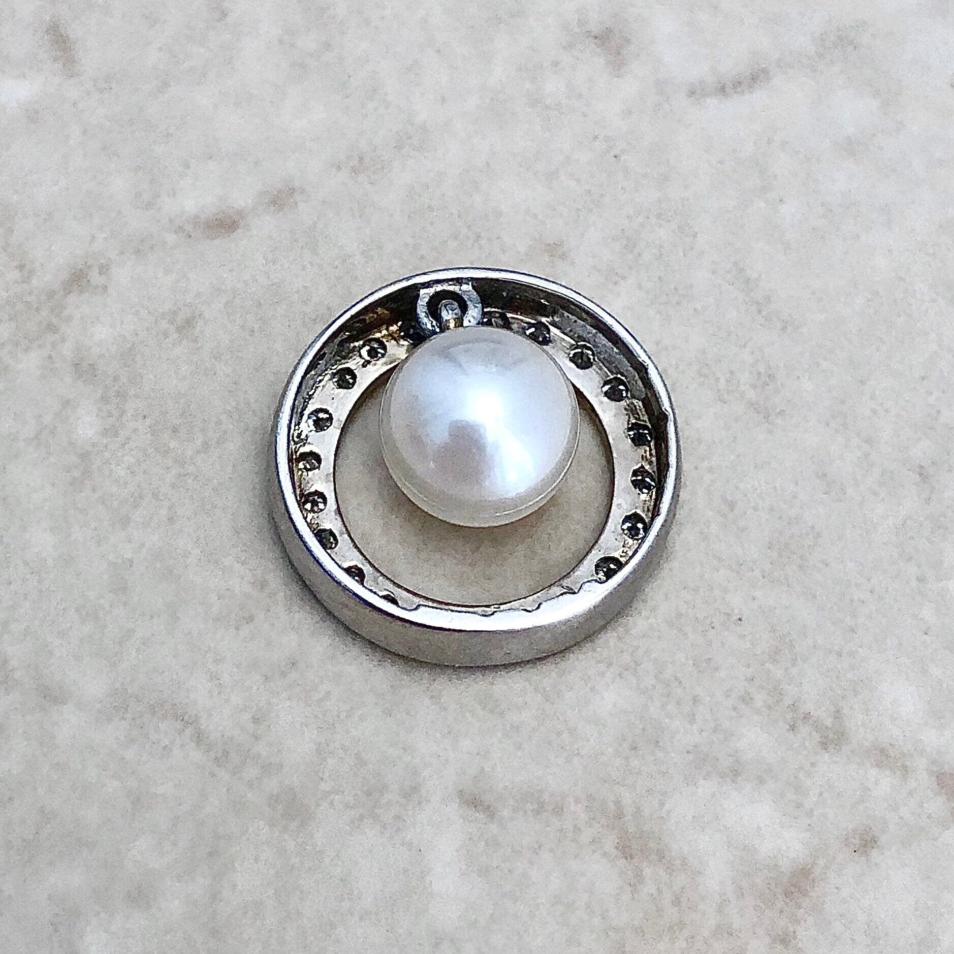 14 Karat White Gold Pearl & Diamond Circle Pendant - WeilJewelry