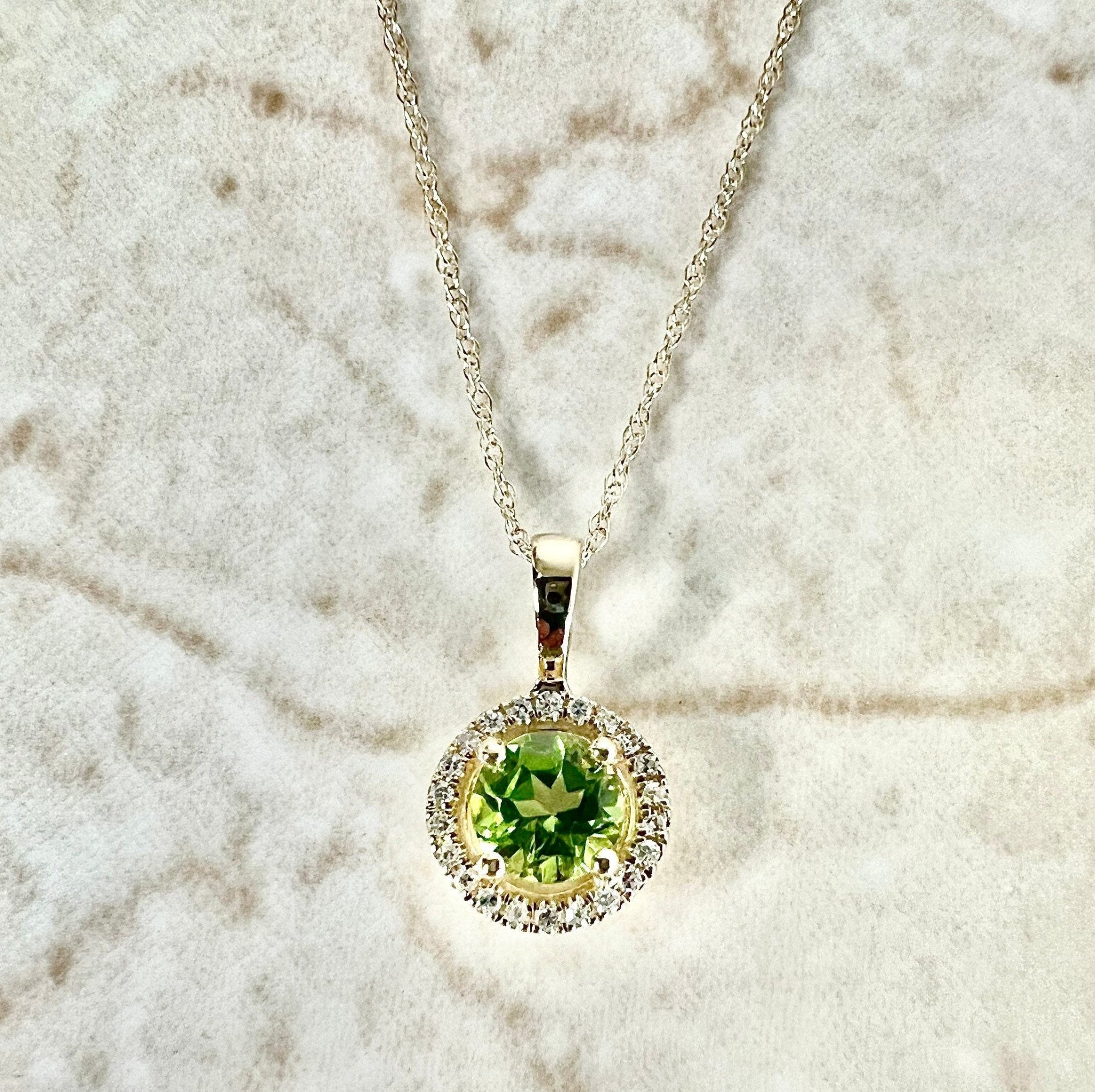 Yellow gold hot sale peridot pendant