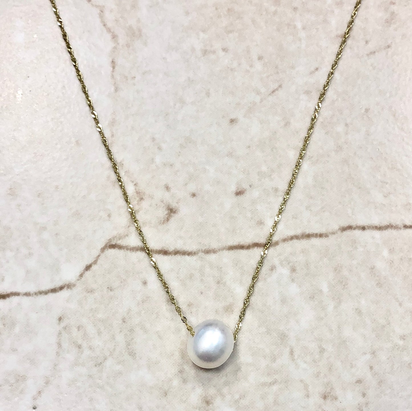 Simple Pearl Necklace in Yellow, Rose or White Gold