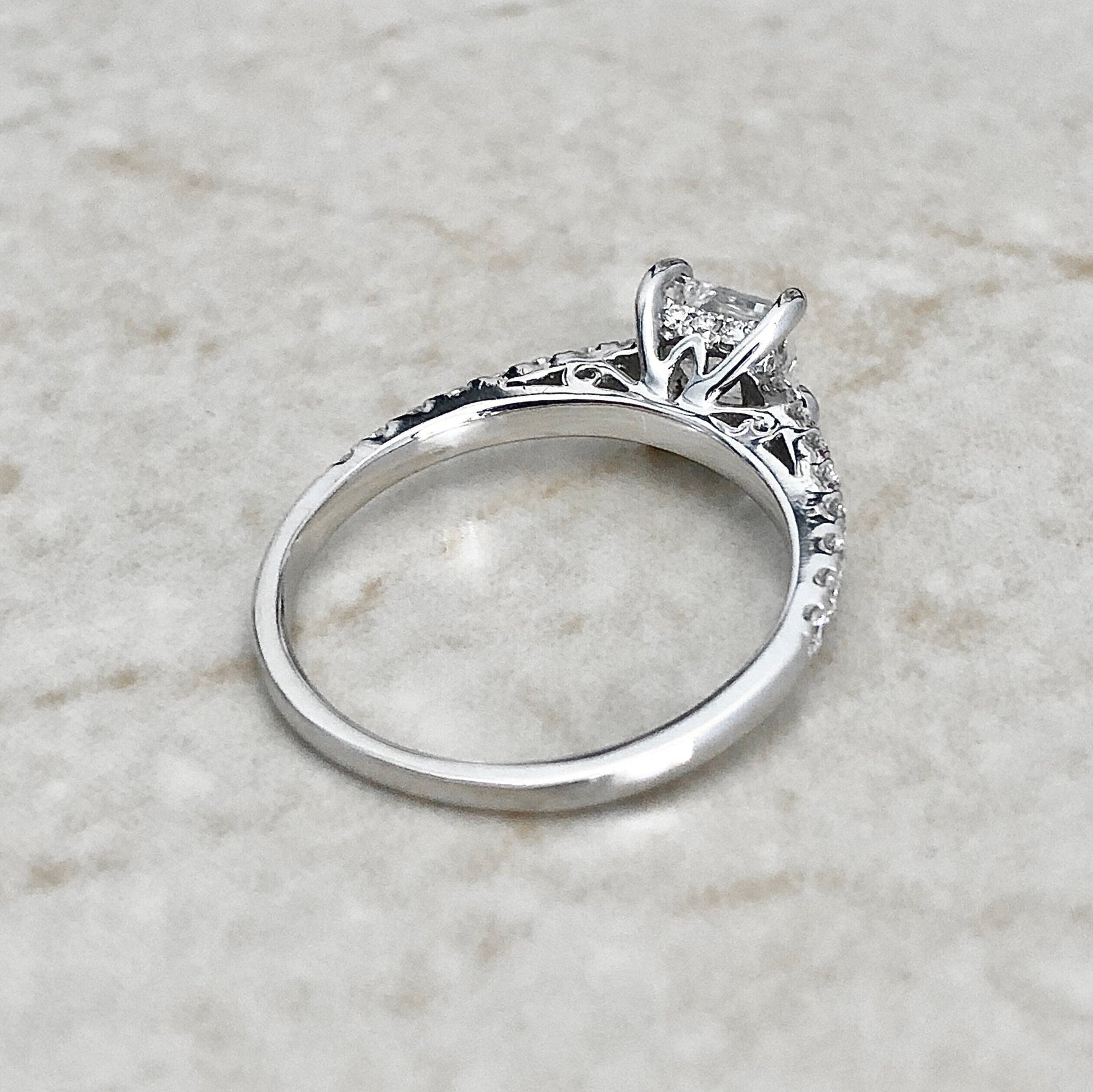18 carat white gold ring with diamonds Clearance