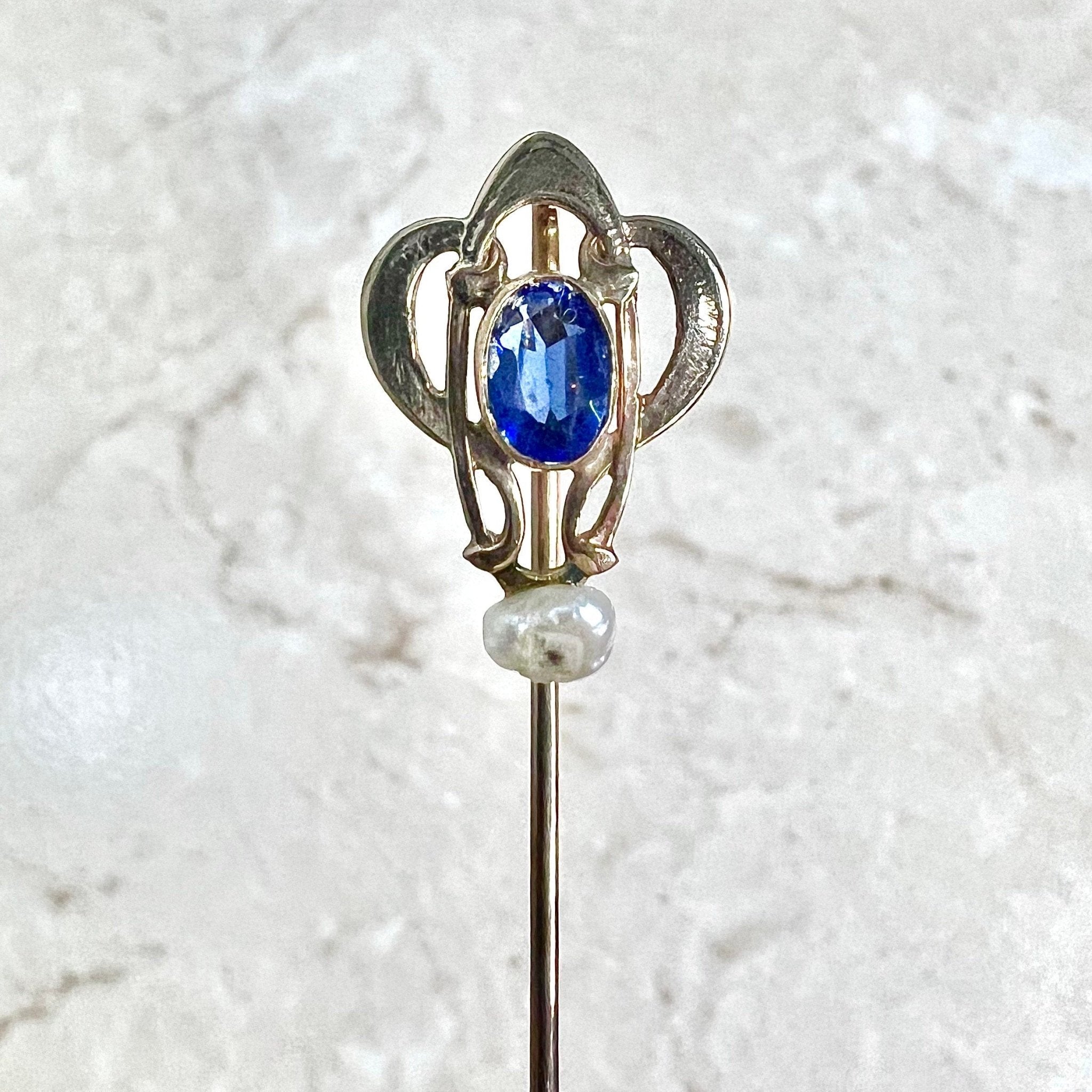 Vintage high quality 14karat Gold sapphire pin/brooch