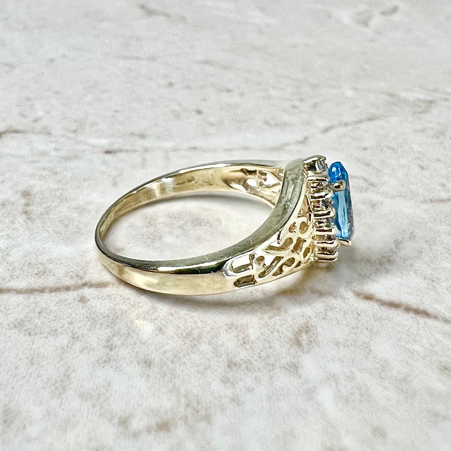 Vintage 14K Gold Swiss Blue Topaz Ring - Yellow Gold Blue Topaz And Diamond Halo Ring - Blue Topaz Solitaire Ring -Blue Topaz Cocktail Ring