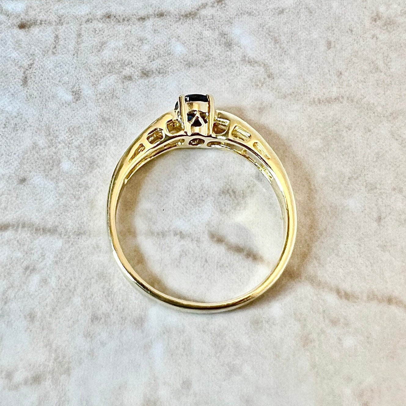 Fine Vintage 18K Sapphire Solitaire Ring - Yellow Gold Cocktail Ring - Engagement Ring - September Birthstone - Birthday Gift - Holiday Gift