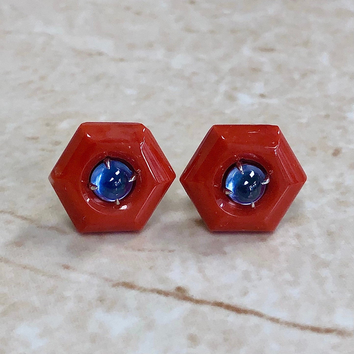 Fine 18 Karat Yellow Gold Untreated Blue Sapphire & Oxblood Coral Stud Earrings By Carvin French