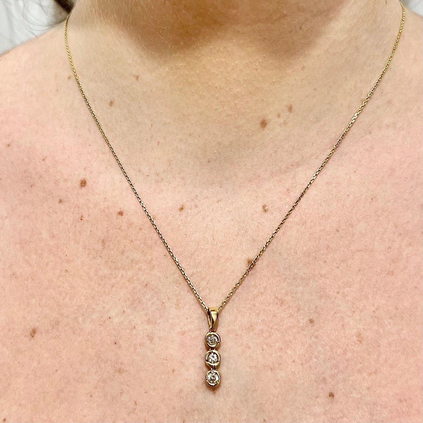 Fine Vintage 18K 3 Stone Diamond Pendant Necklace 0.30 CT - Yellow Gold Diamond Necklace - Vintage Pendant -Birthday Gift -Best Gift For Her