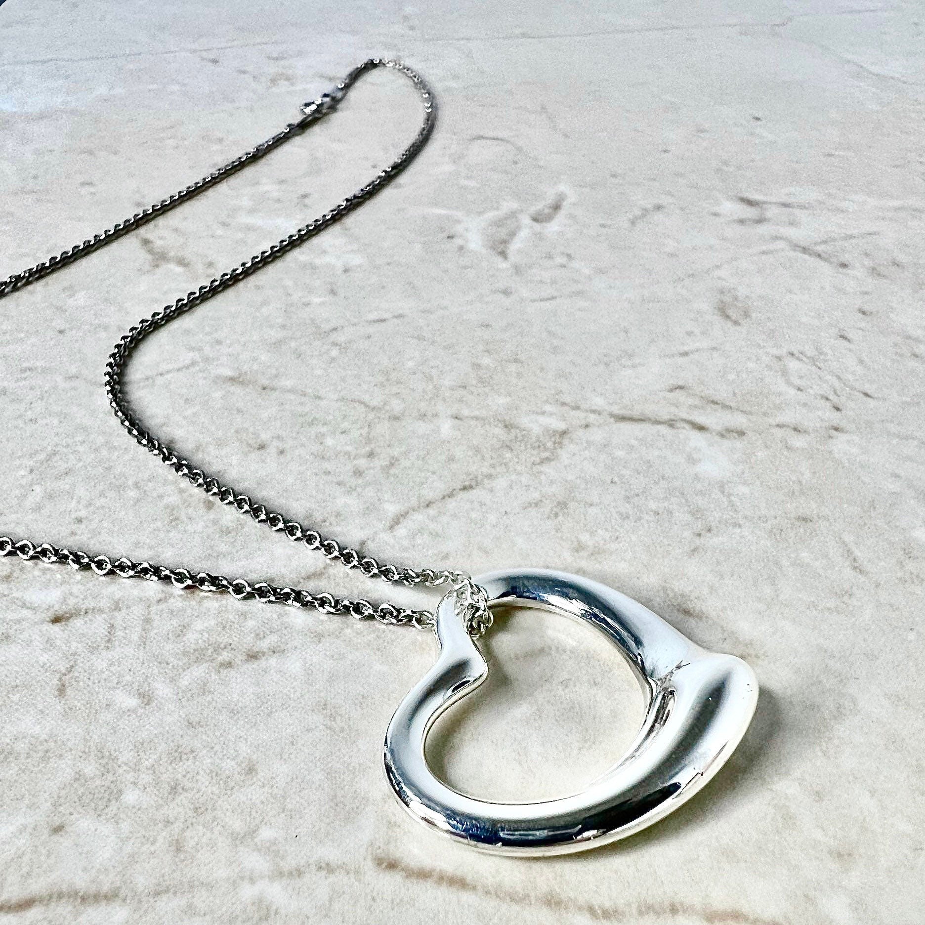Tiffany & Co Elsa Peretti Medium Open Heart Necklace In 18K Yellow Gold |  Tiffany & Co. | Buy at TrueFacet