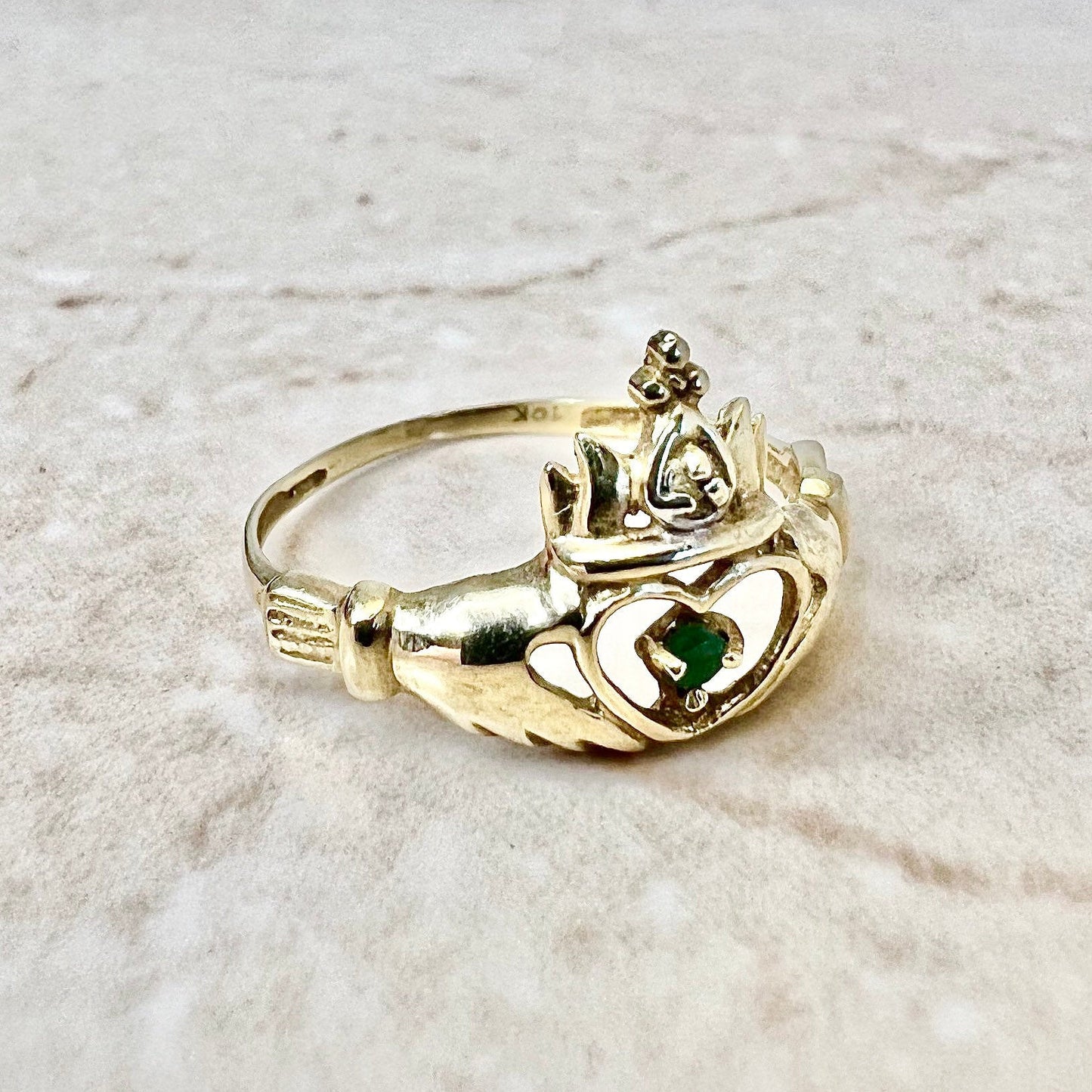 Vintage 10K Emerald Claddagh Ring - Promise Ring - Wedding Ring- Friendship Ring - Engagement ring - May Birthstone - Best Gift For Her