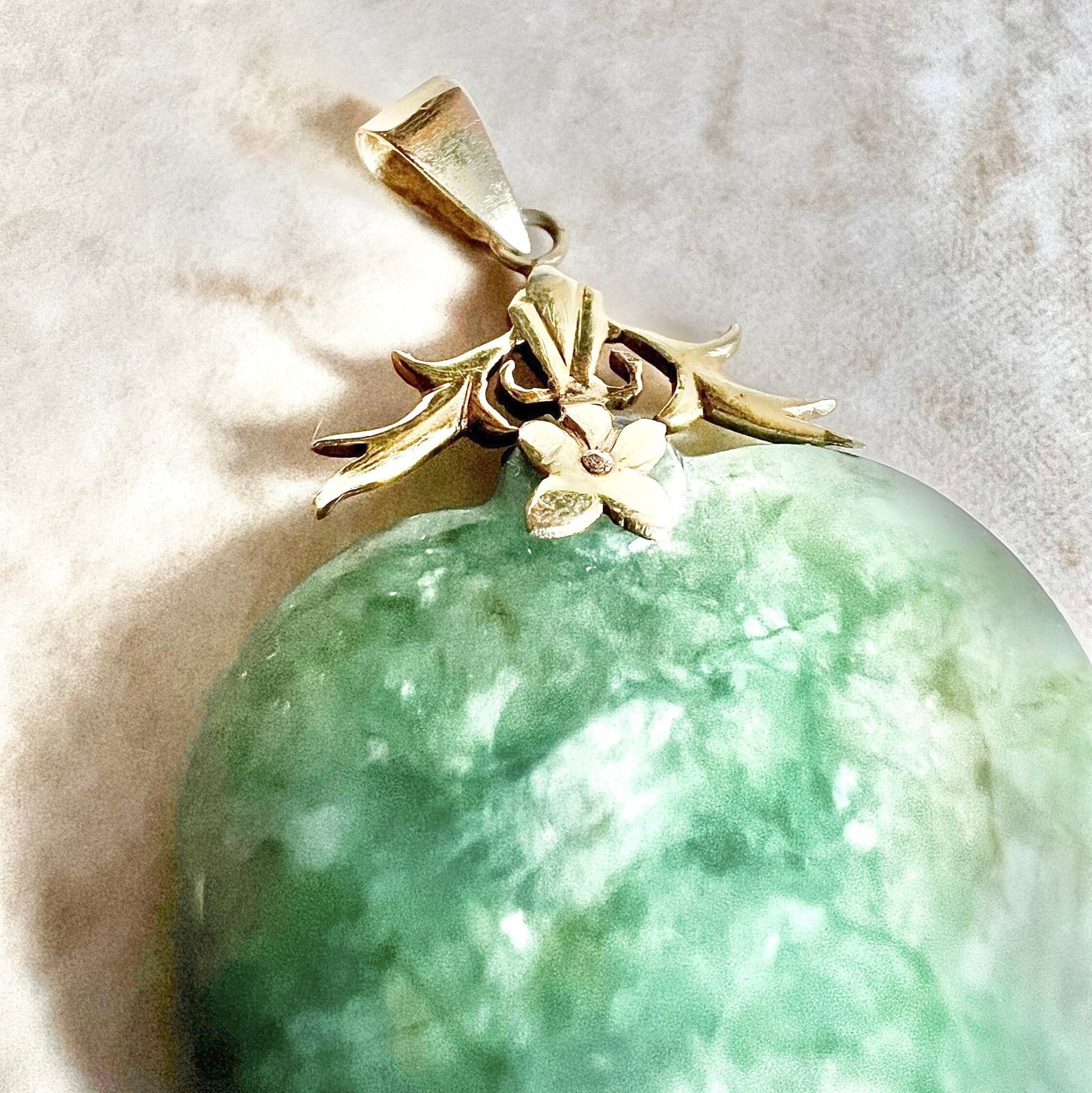 Vintage 14K Green Jadeite Jade Heart Pendant Necklace - Yellow Gold Jadeite Pendant - Chinese Jewelry - Valentine’s Day Gifts For Her