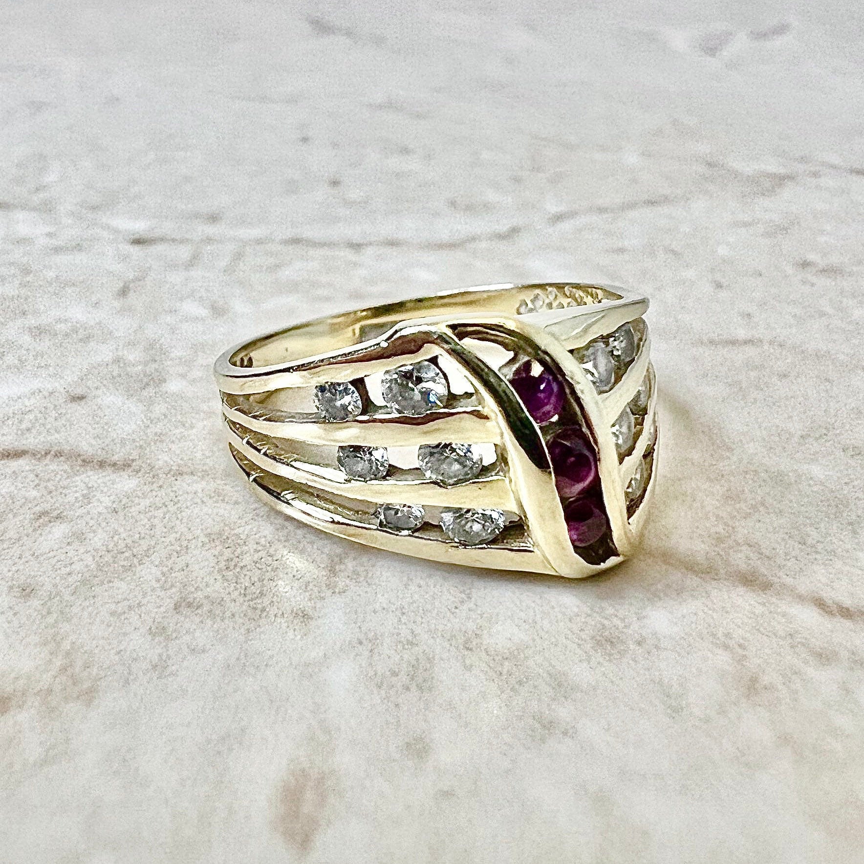 Amazon.com: Gem And Harmony 1.05 Carat (ctw) Natural Ruby Ring in 10K  Yellow Gold: Clothing, Shoes & Jewelry