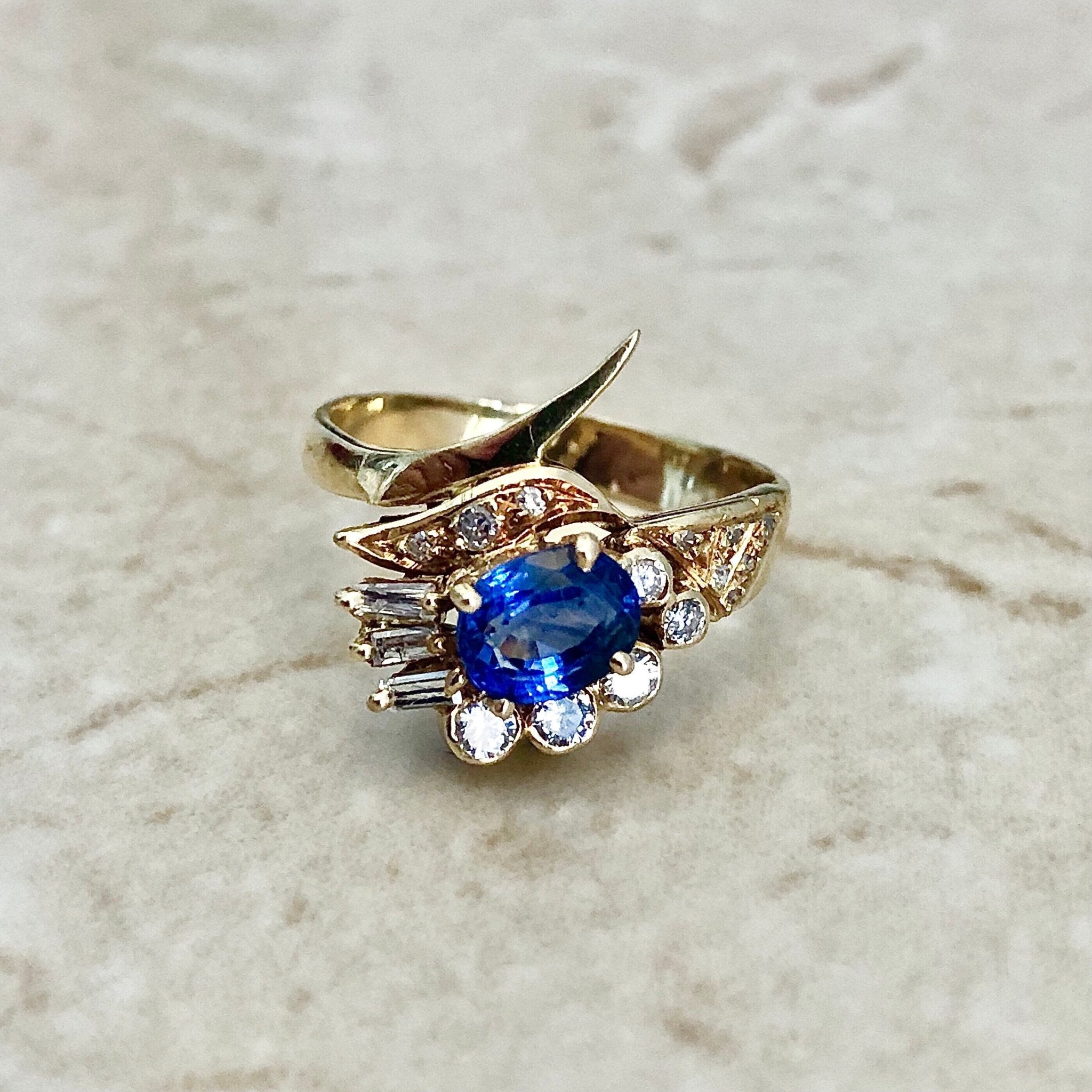 Sapphire cocktail discount ring vintage