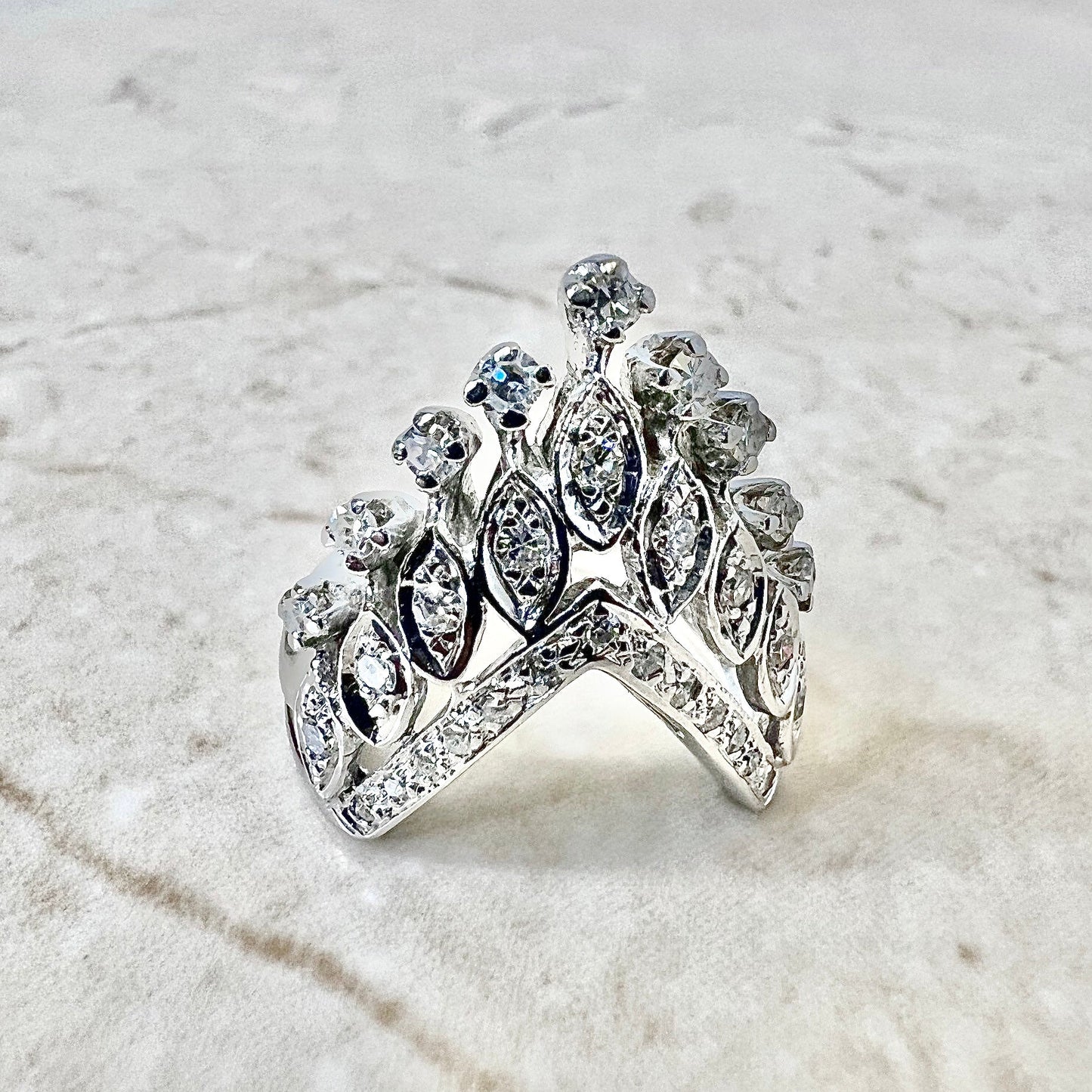 Vintage 16K White Gold Diamond Crown Ring