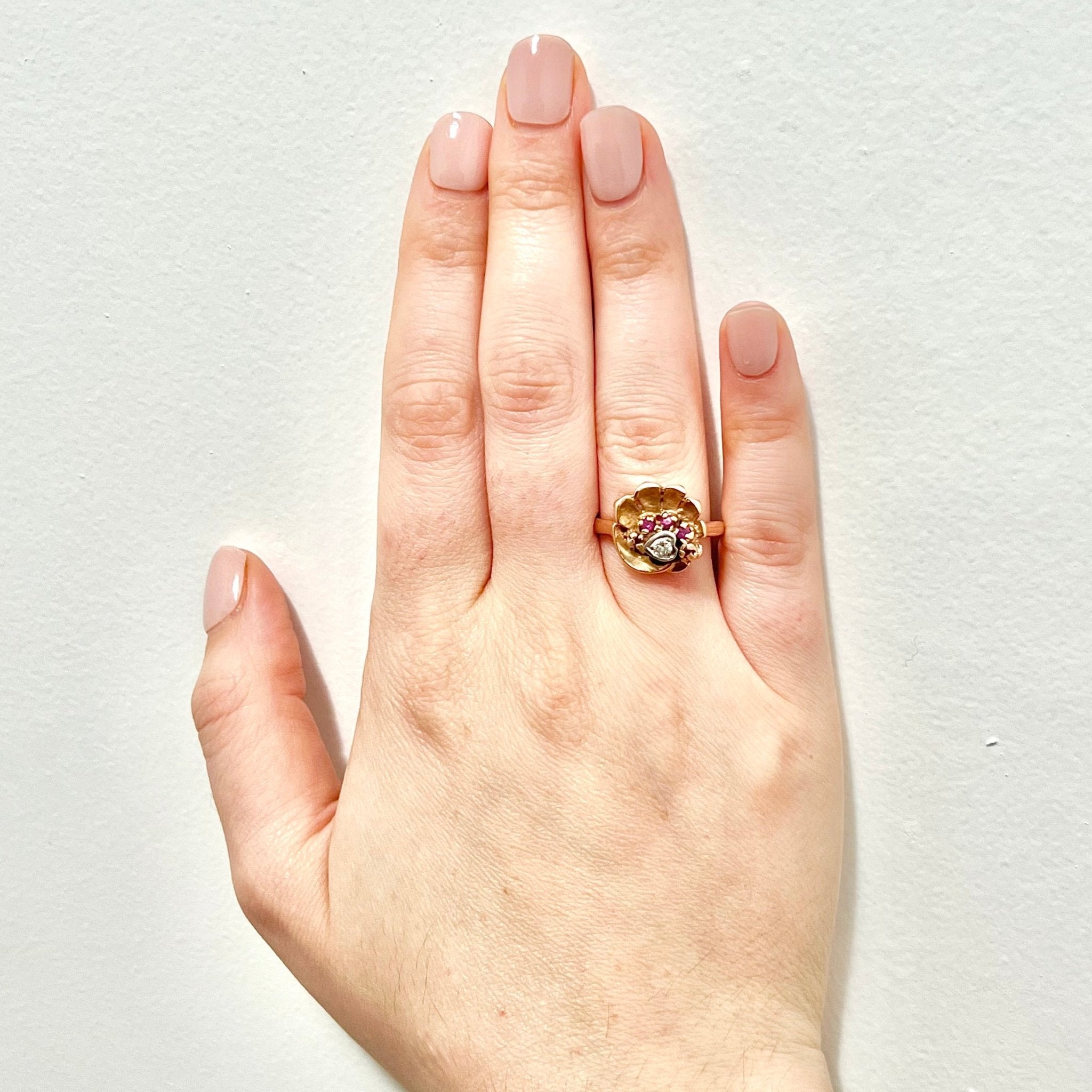 1.5ct Oval Cut Vintage Rose Sapphire Ring , Rose Gold Floral Unique Ov –  BELLAWIE