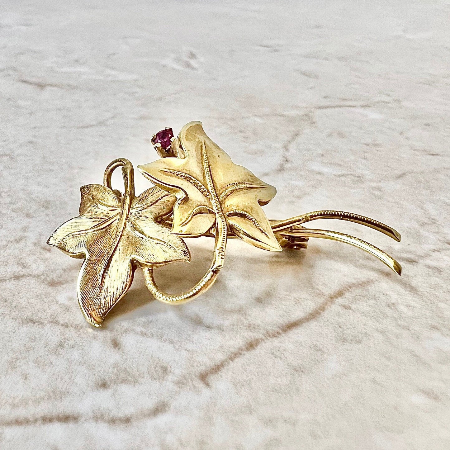 CLEARANCE 40% OFF - Vintage Italian 18 Karat Yellow Gold Synthetic Ruby Leaf Brooch - WeilJewelry